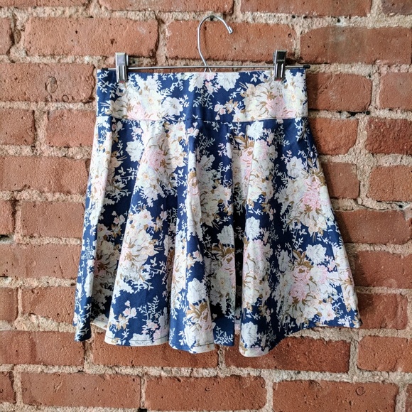 Classy blouse from Tokyo - Picture 3 of 3